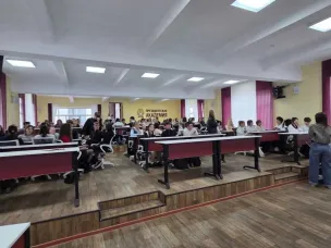Свердловские школьники проверили свои знания о госслужбе в интеллектуальном квизе «ГосСтарт.Диалог»